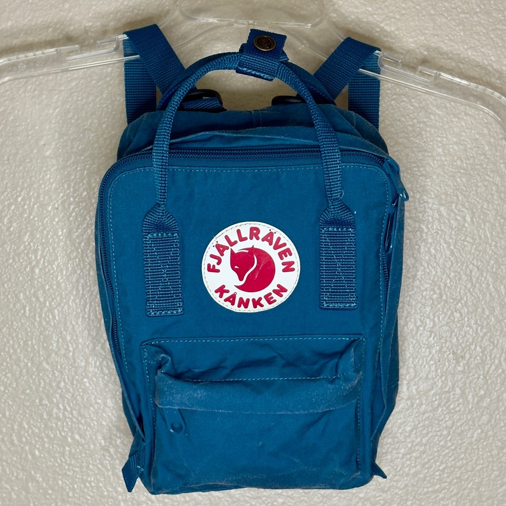 SOLD - Fjallraven Kanken 23561 Classic Backpack Teal W Foam Padding Insert